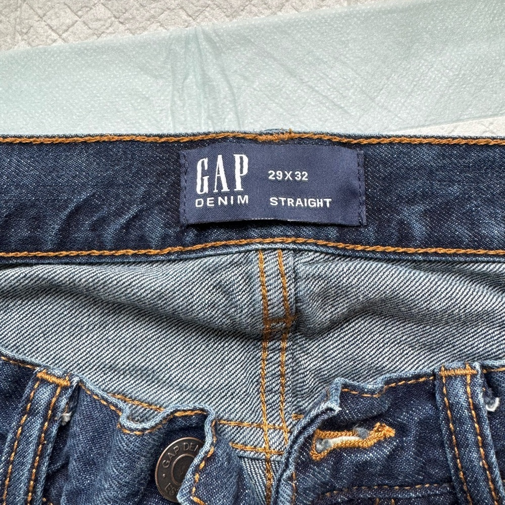 GAP Men’s Classic Straight Leg Jeans - Picture 3 of 4